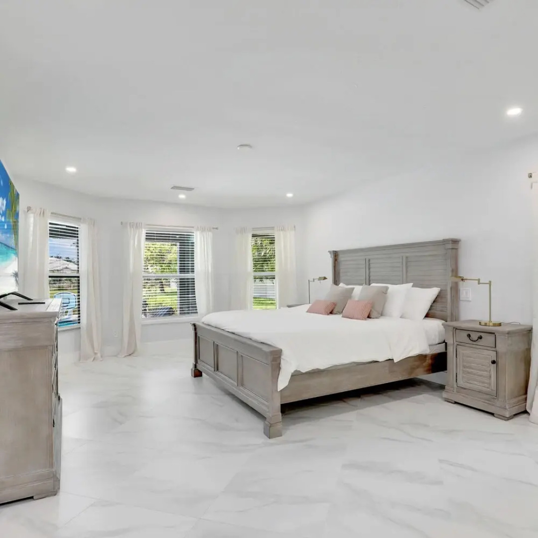 Luxury 6 000 Sqft Oasis Pool Sleeps 16