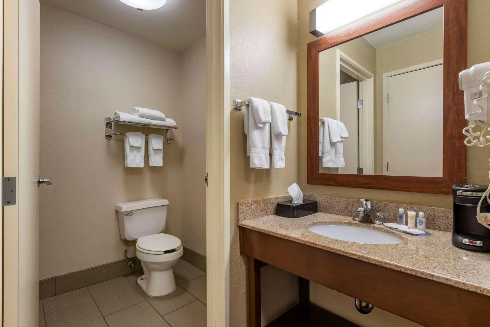 Comfort Inn & Suites Waterloo - Cedar Falls