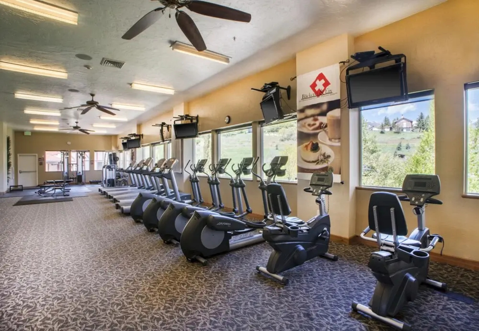 Adventure Hub~backcountry Skisnowmobilescuba Diving 734 3 Bedroom Townhouse