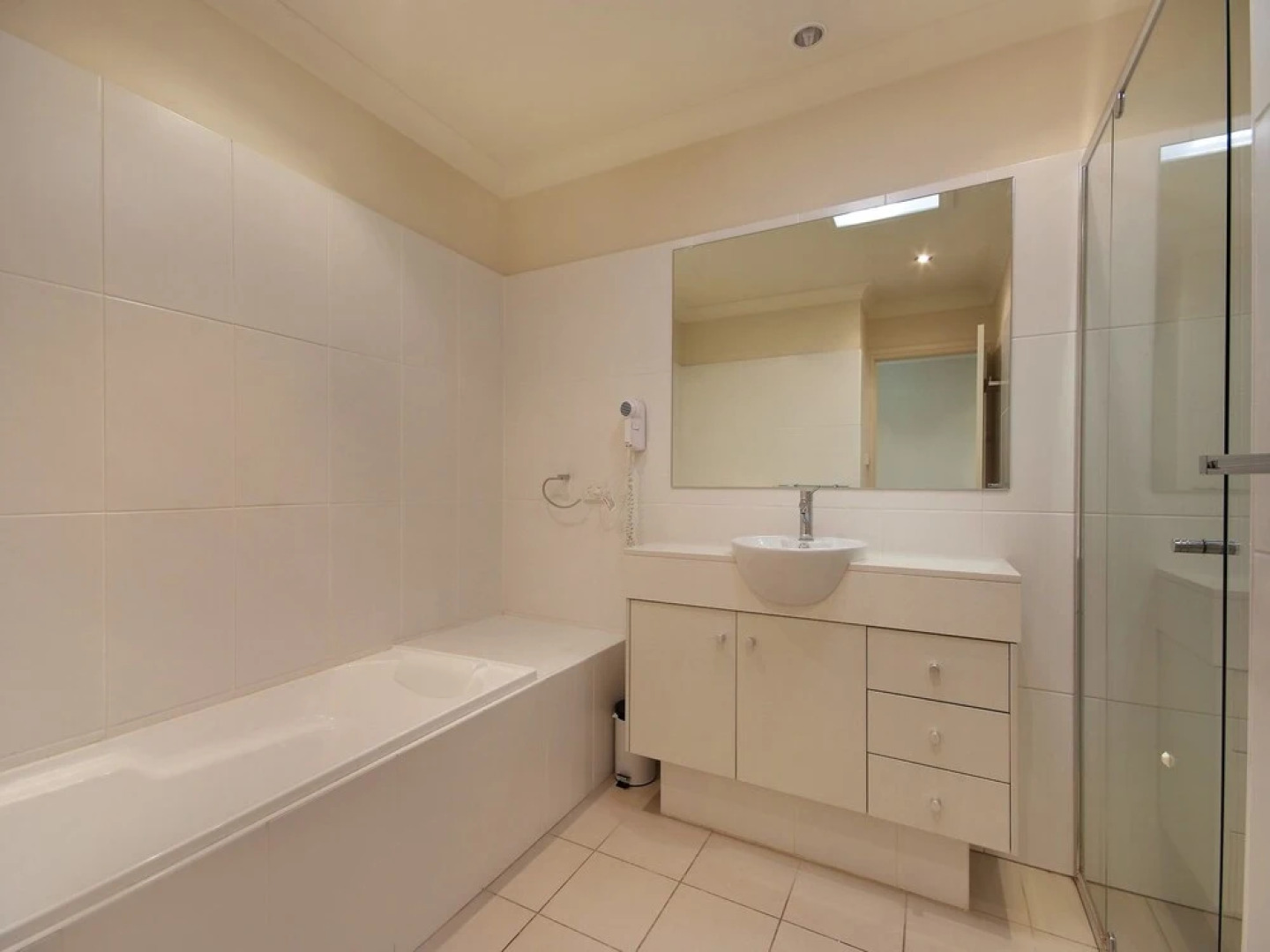 Pacific Blue Townhouse,  358/265 Sandy Point Road