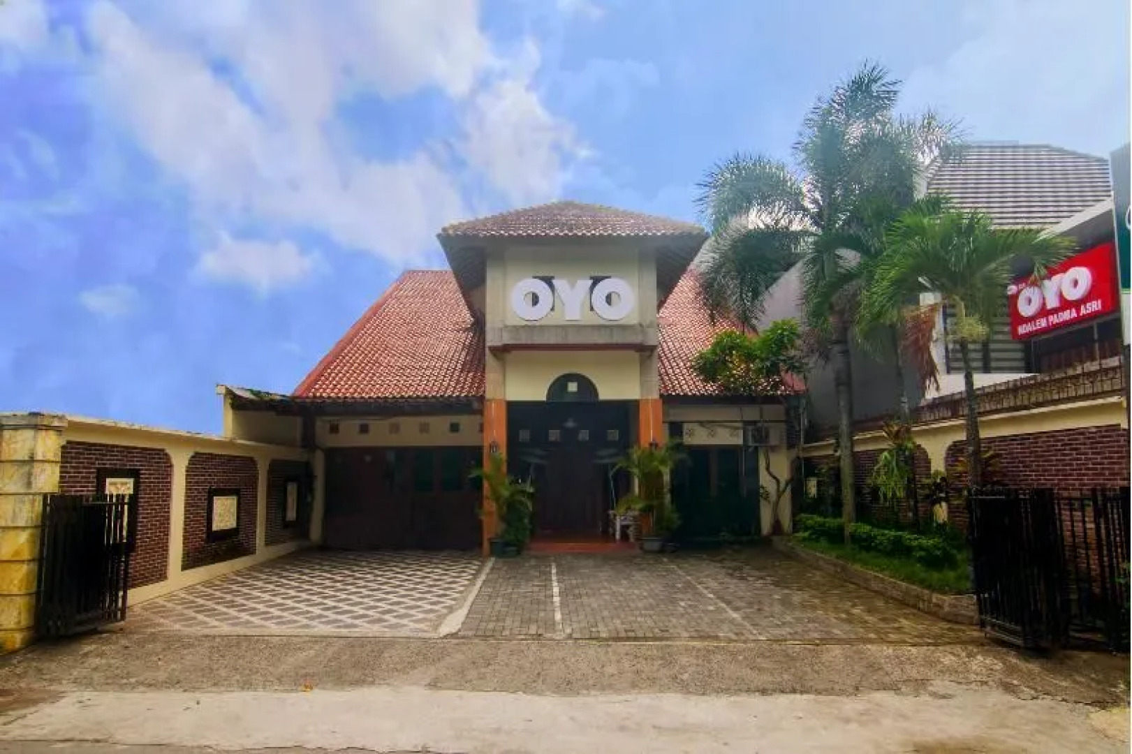 OYO 326 Ndalem Padma Asri Guest House