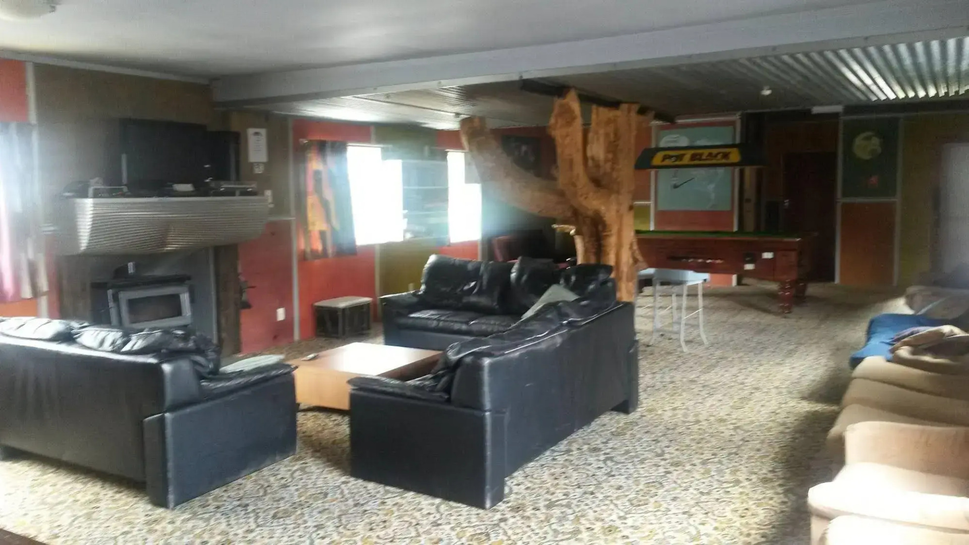 The Crossing Backpackers