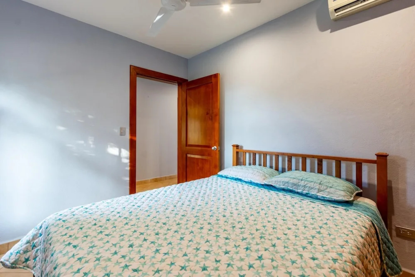 2 Bedroom Ocean-View Condo with Pool