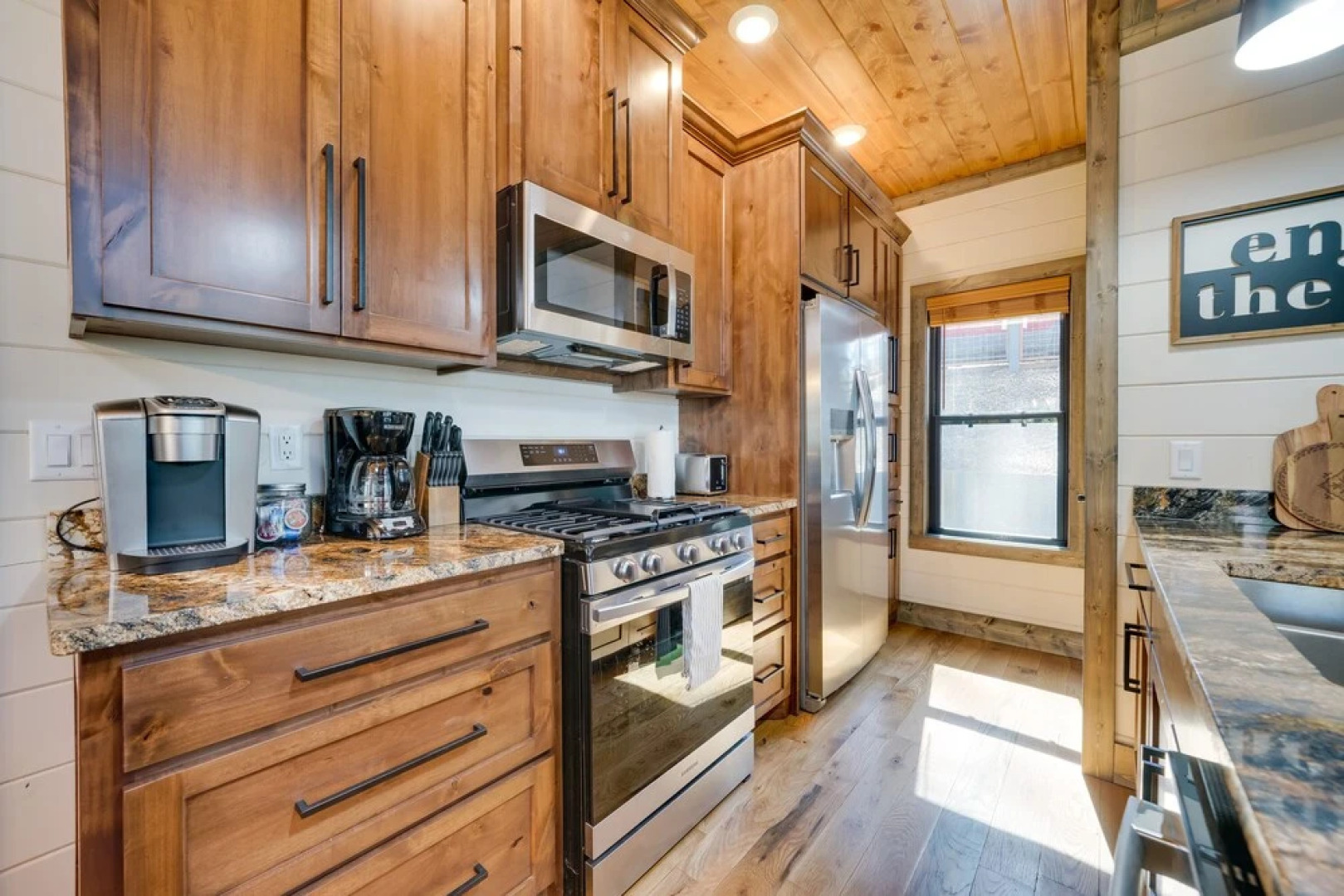 Serene Broken Bow Cabin w/ Hot Tub & Fire Pit!