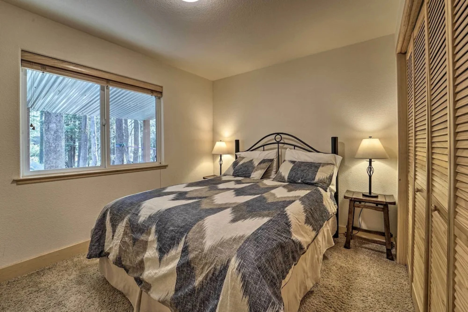 Near Donner Lake & Skiing: Soda Springs Cabin!