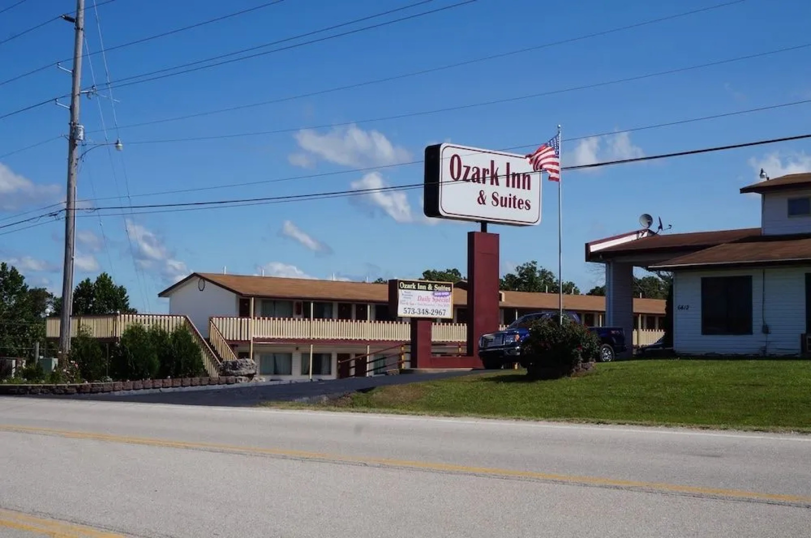 Ozark Inn & Suites