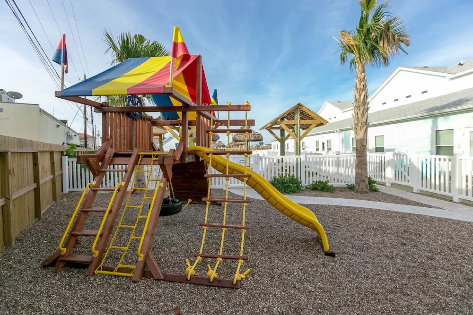 Nemo Cay Resort D142 Poolside by RedAwning