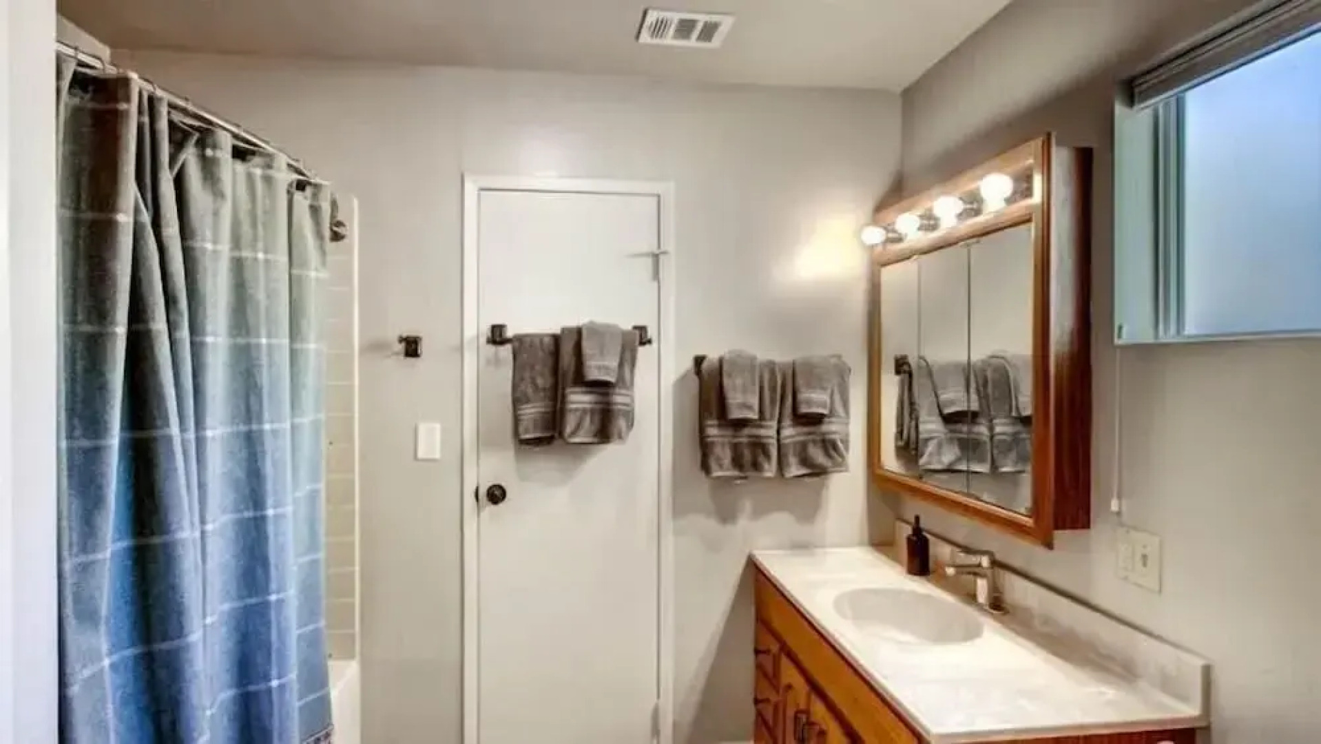 Scenic Wonders Lazy Bear Lodge 4 Bedroom