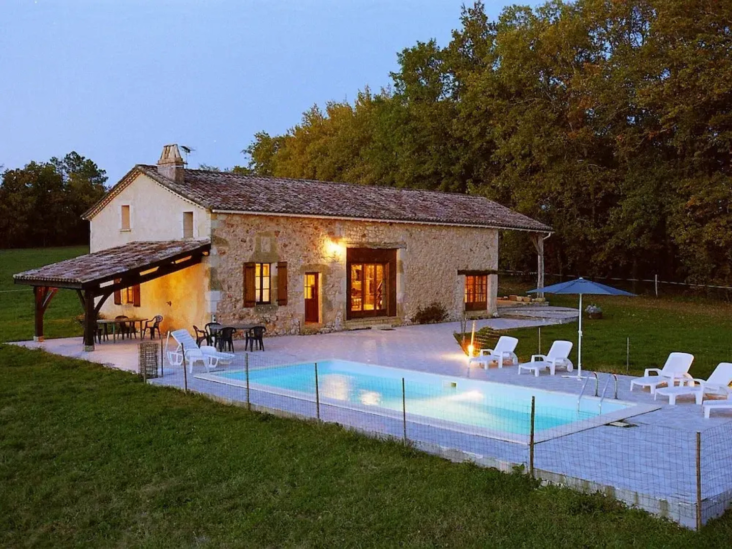 Perigord House With Private Swimming Pool in the Middle of Unspoiled Nature