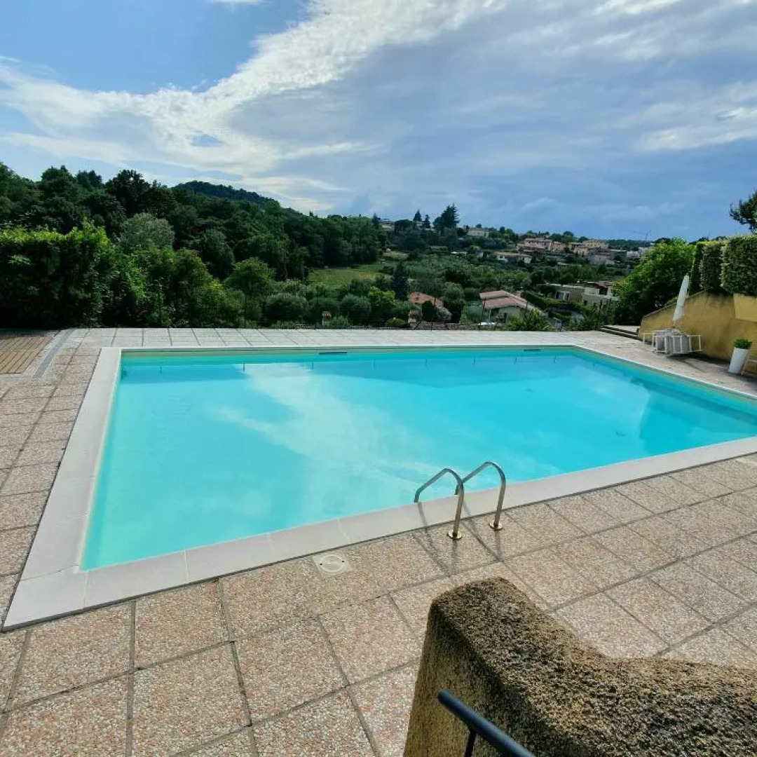 Appartamento Stropea con giardino privato e piscina