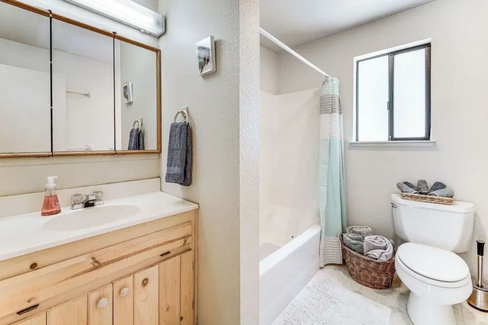 6 Mi to Downieville Downhill: Cabin w/ Mtn Views