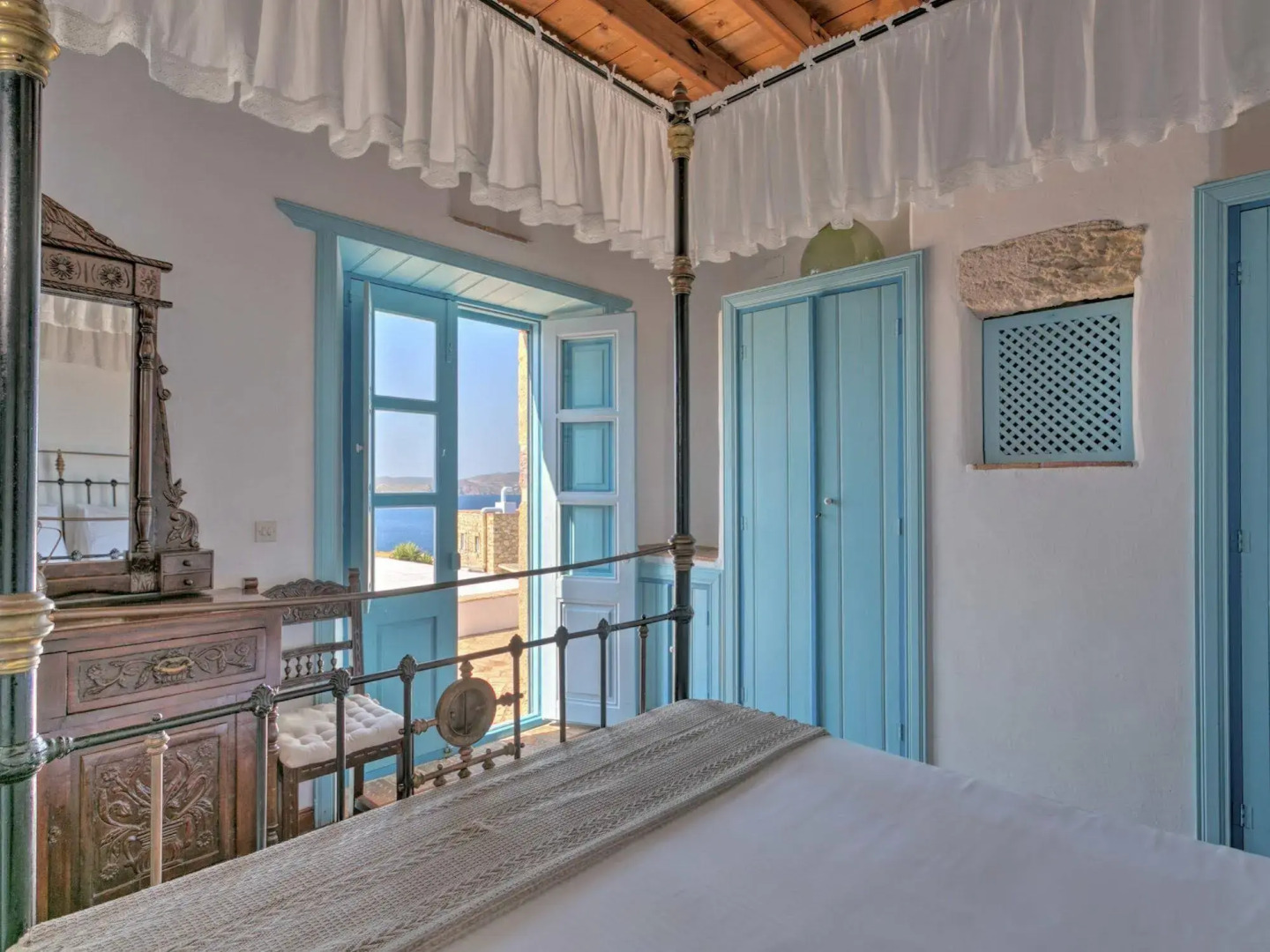 Eirini's Luxury Hotel Villas