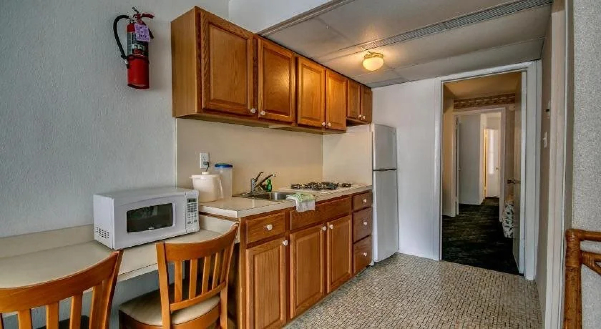 Admiral Resort Motel