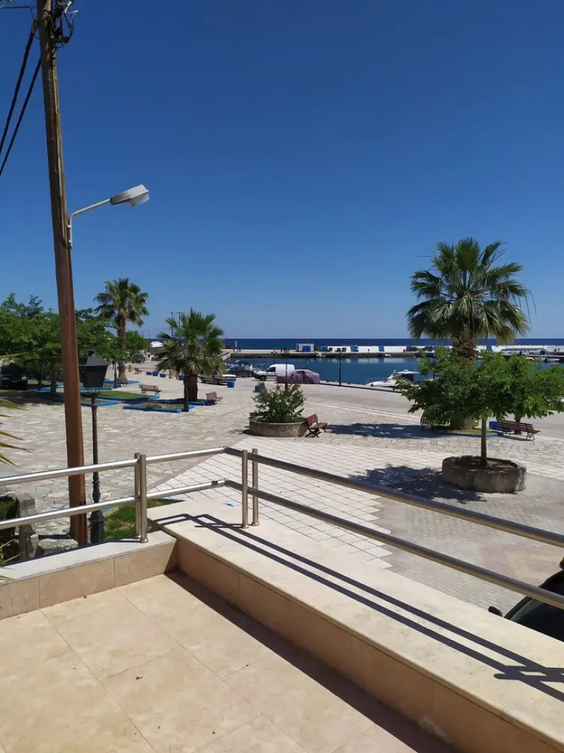 Anchors Aweigh 50m From The Sea