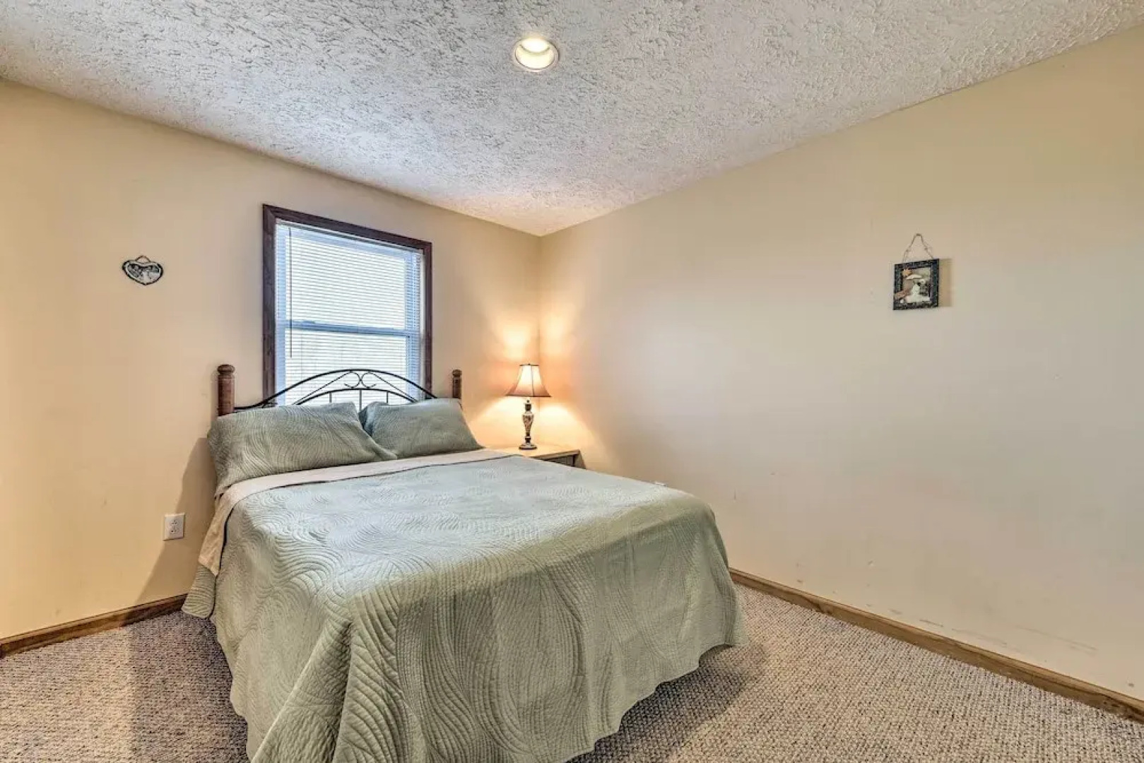 Ski-in/ski-out Ghent Cabin w/ Mountain Views!