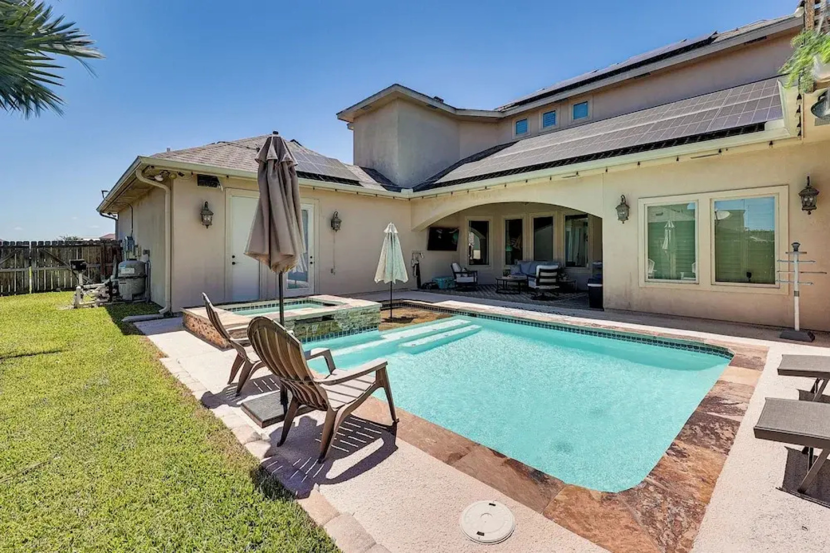 1 Mi to Utrgv Stadium: Roomy Retreat w/ Pool, Yard