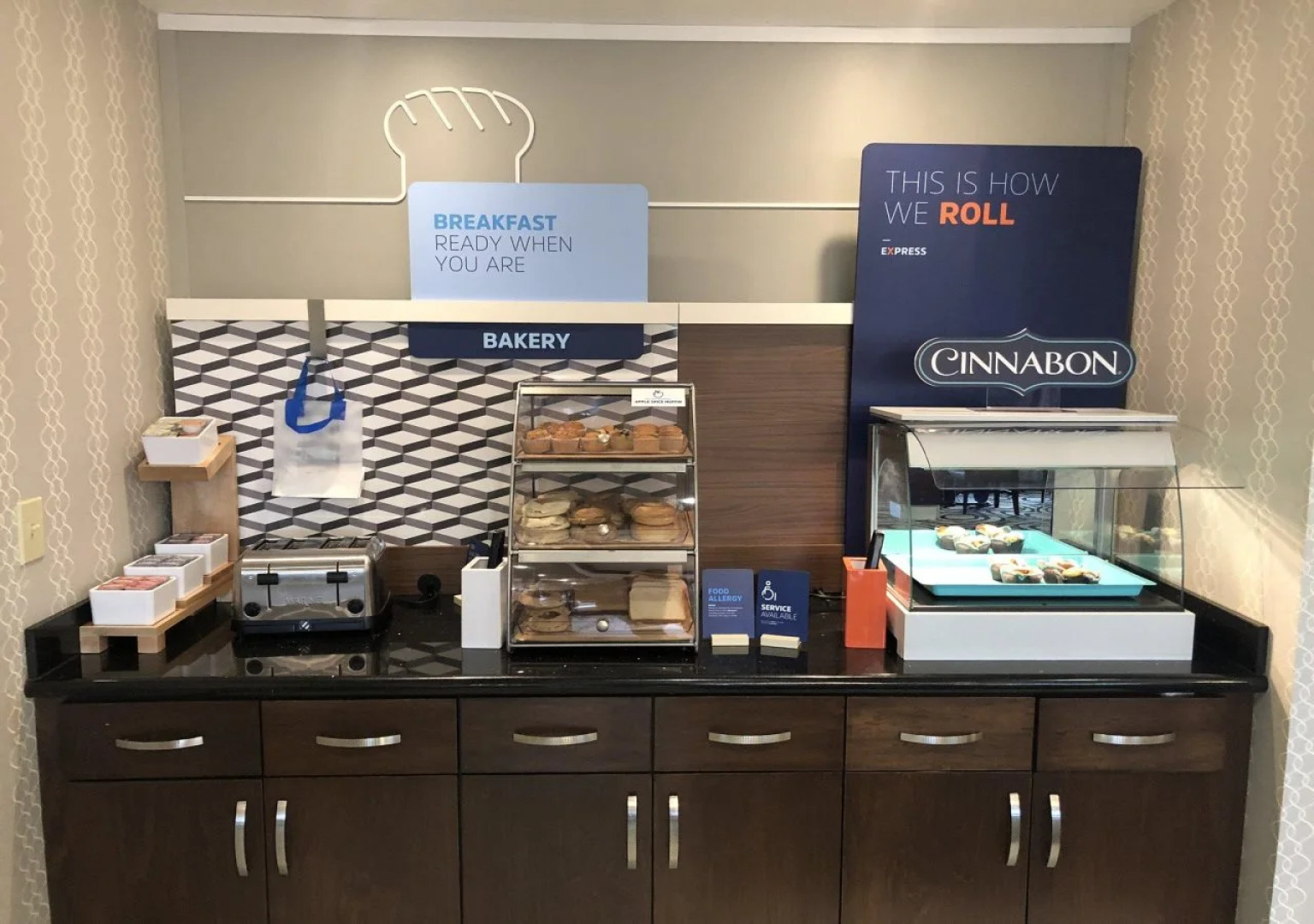 Holiday Inn Express & Suites Greenfield by IHG