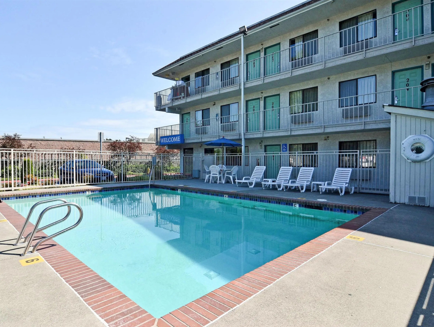 Motel 6 Kirkland, WA - North Kirkland