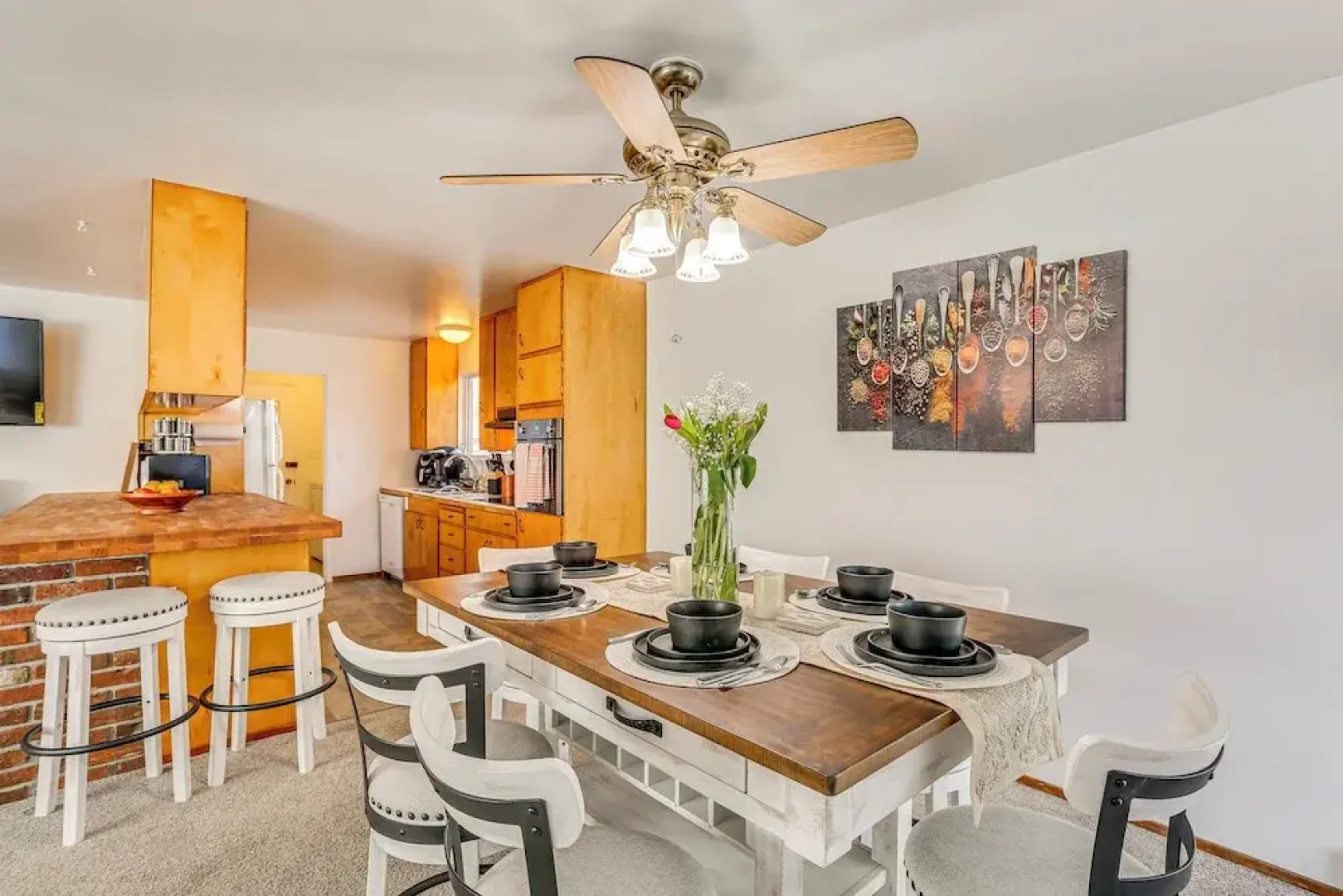 11 Mi to Burney Falls: Charming Home w/ Fireplace