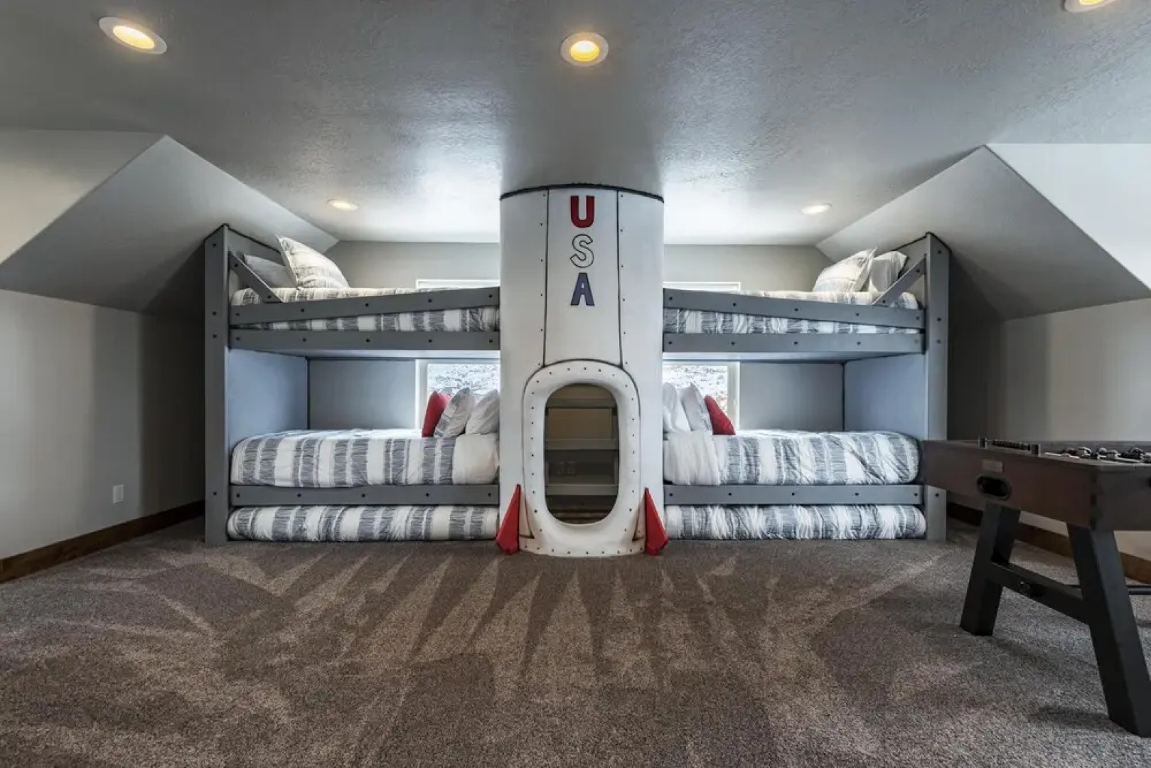 Luxury Designer Home, Beach Access, Pool Access, Private Community - Sleeps 39