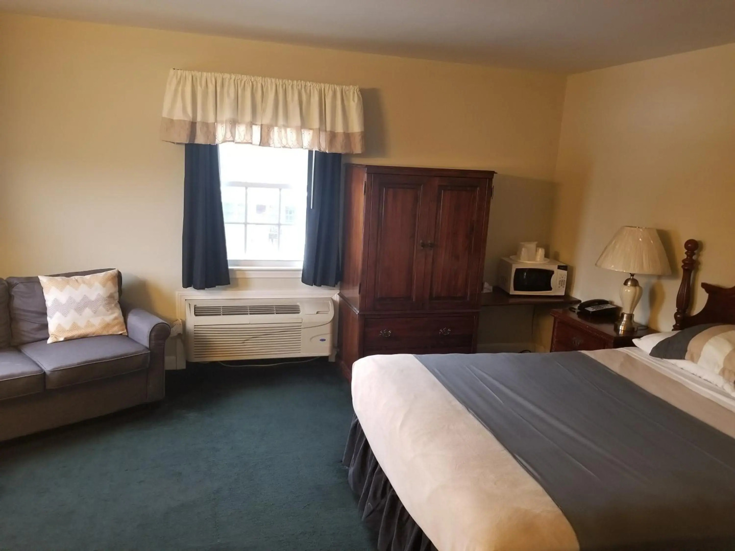 Colonial Inn Seekonk