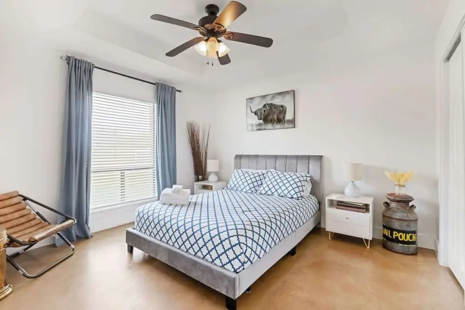 Lakefront Paradise With Firepit