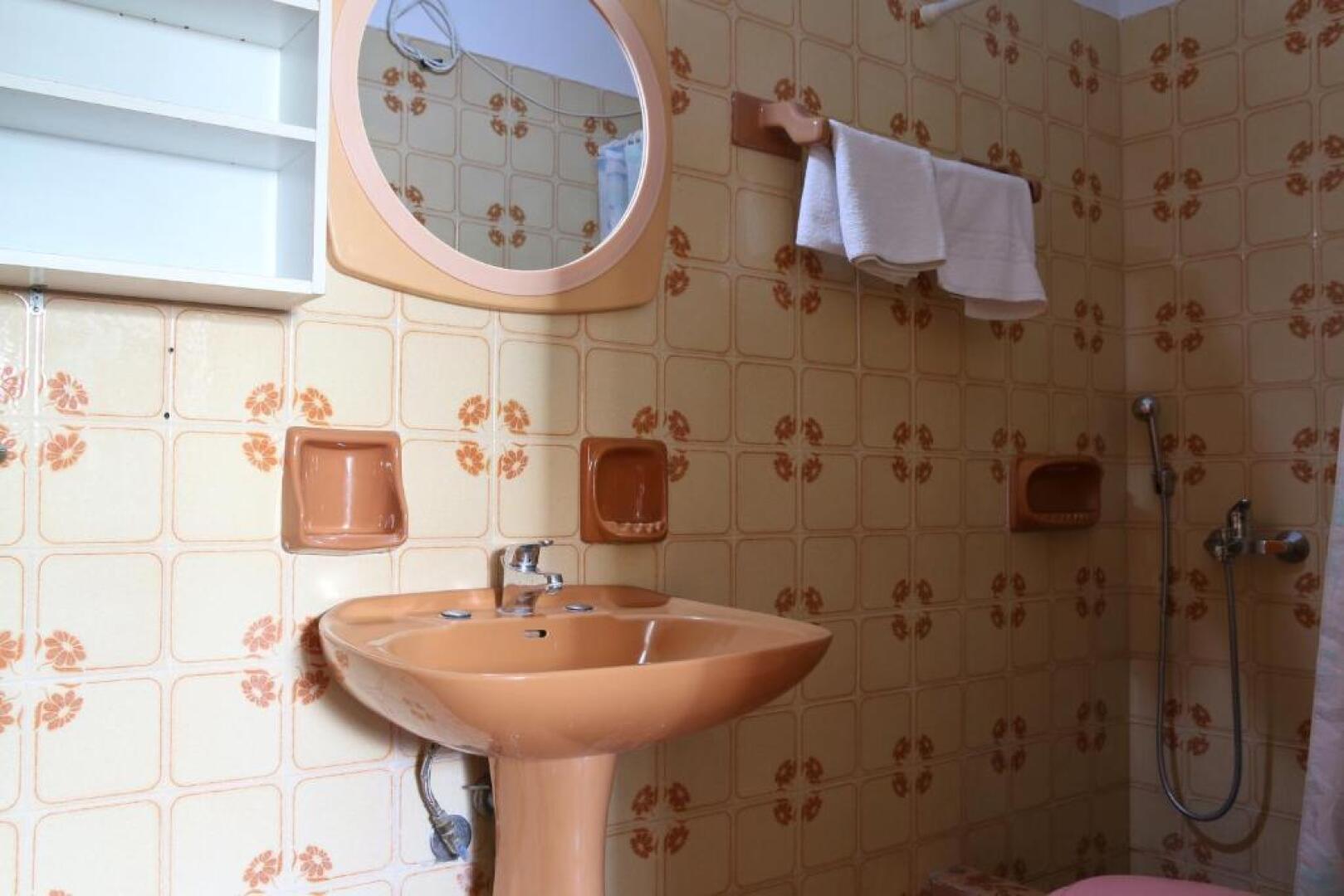 Seaview - Selfcatering Apartment - Helen No 1