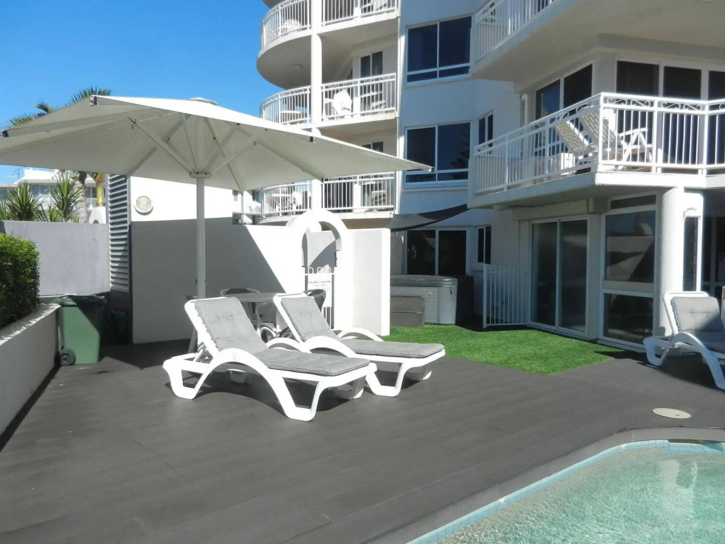 Beachside Resort - Kawana Waters