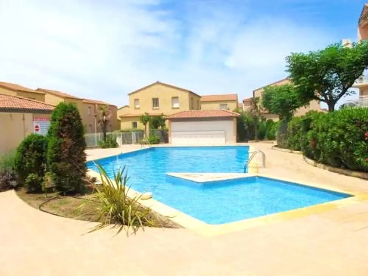 House With 2 Bedrooms in Valras-plage, With Shared Pool and Enclosed Garden - 50 m From the Beach