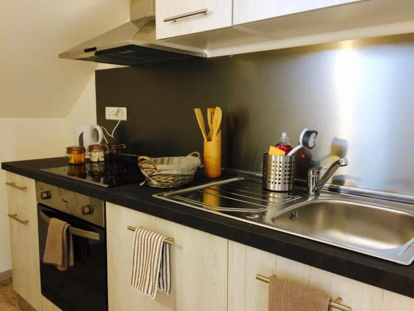 Le Manoir des Doyens Loft - Sleeps 8 - Breakfast Included!