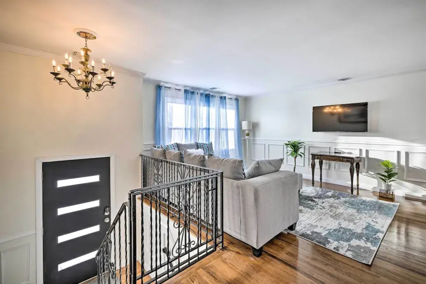 Bay Shore Vacation Rental w/ Shared Yard!