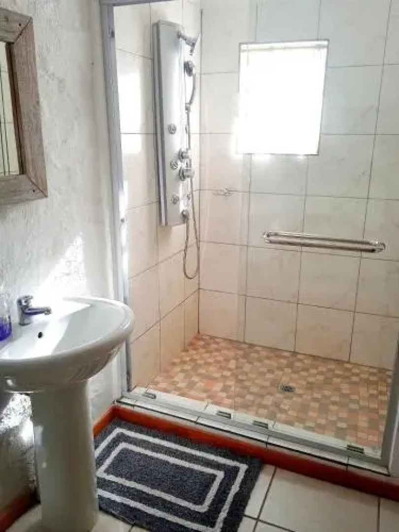 Rheola's Guest Cottage