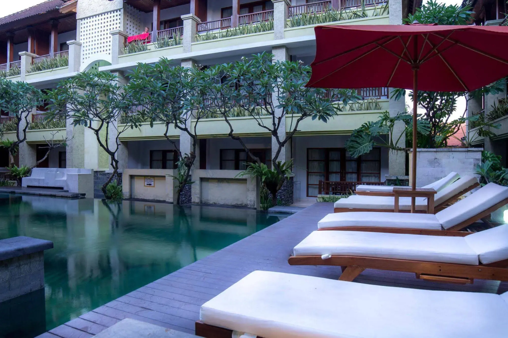 Fourteen Roses Beach Hotel