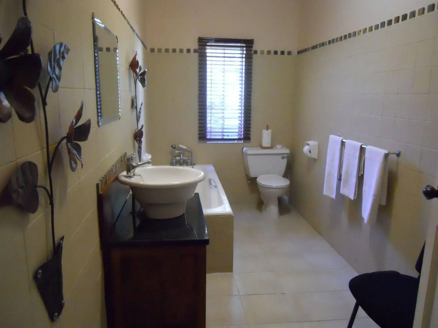 The Colonial on Arundel