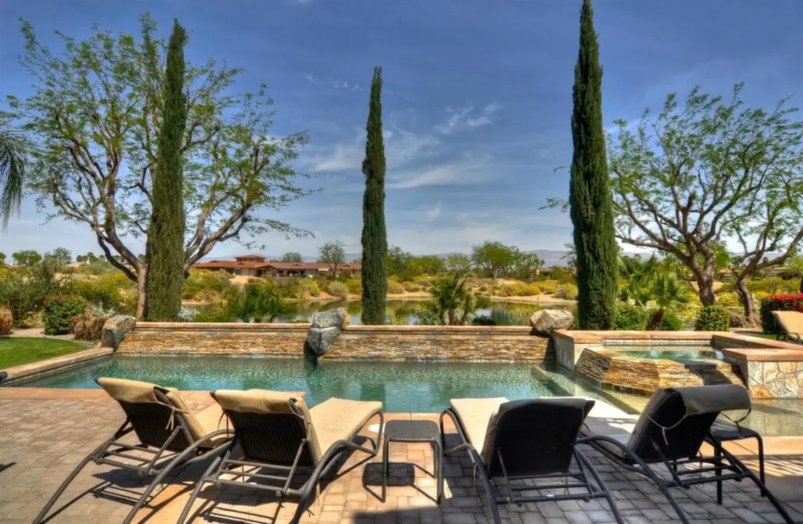 Spectacular Lakefront Estate