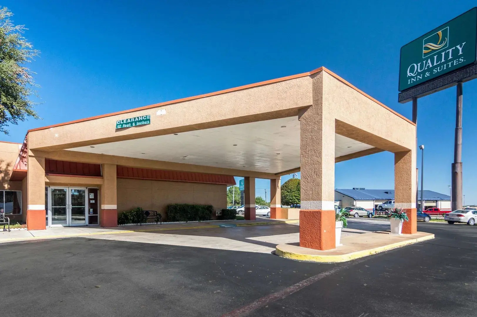 Budget Host Inn & Suites