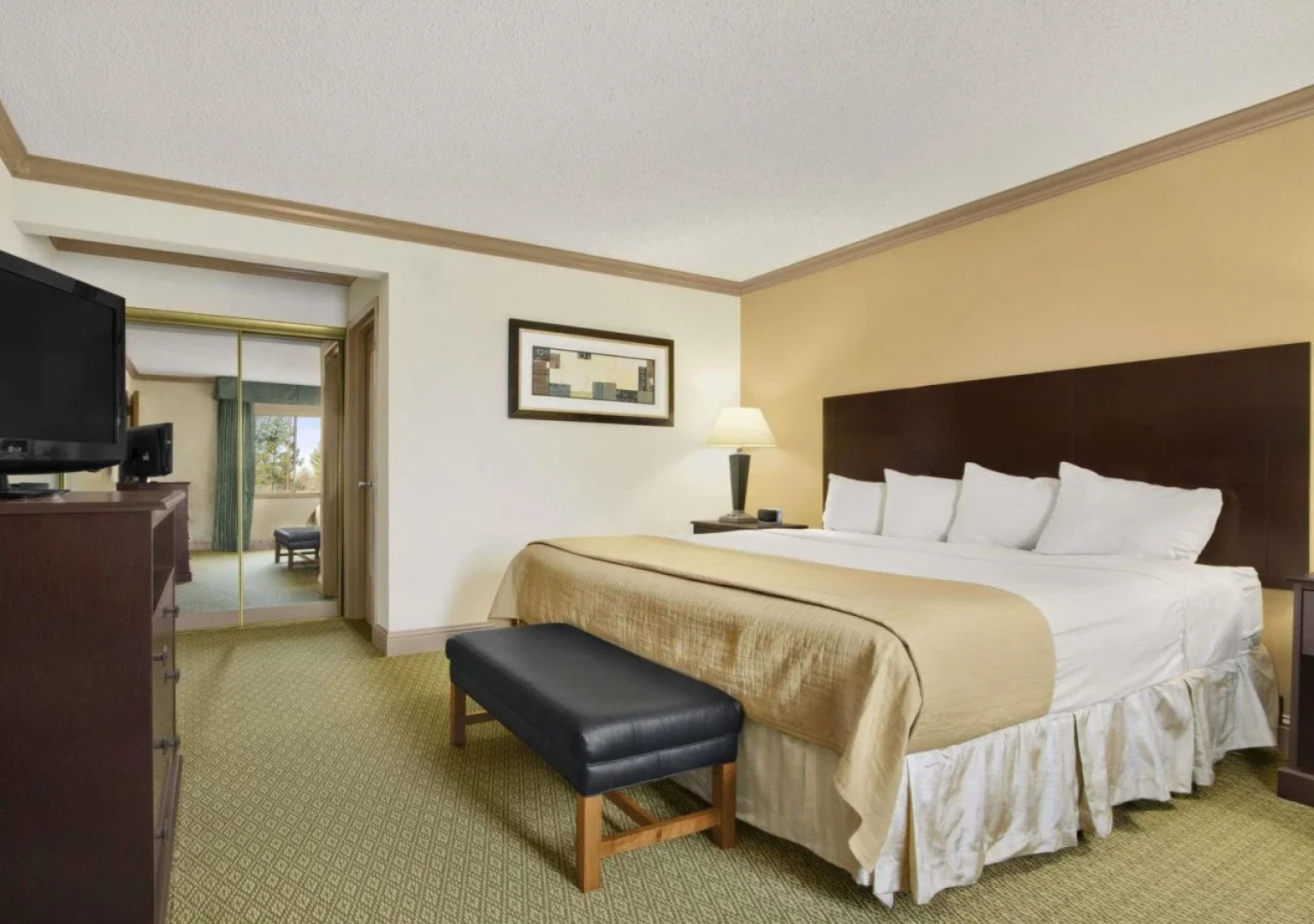 Siegel Suites - Shreveport Apartments