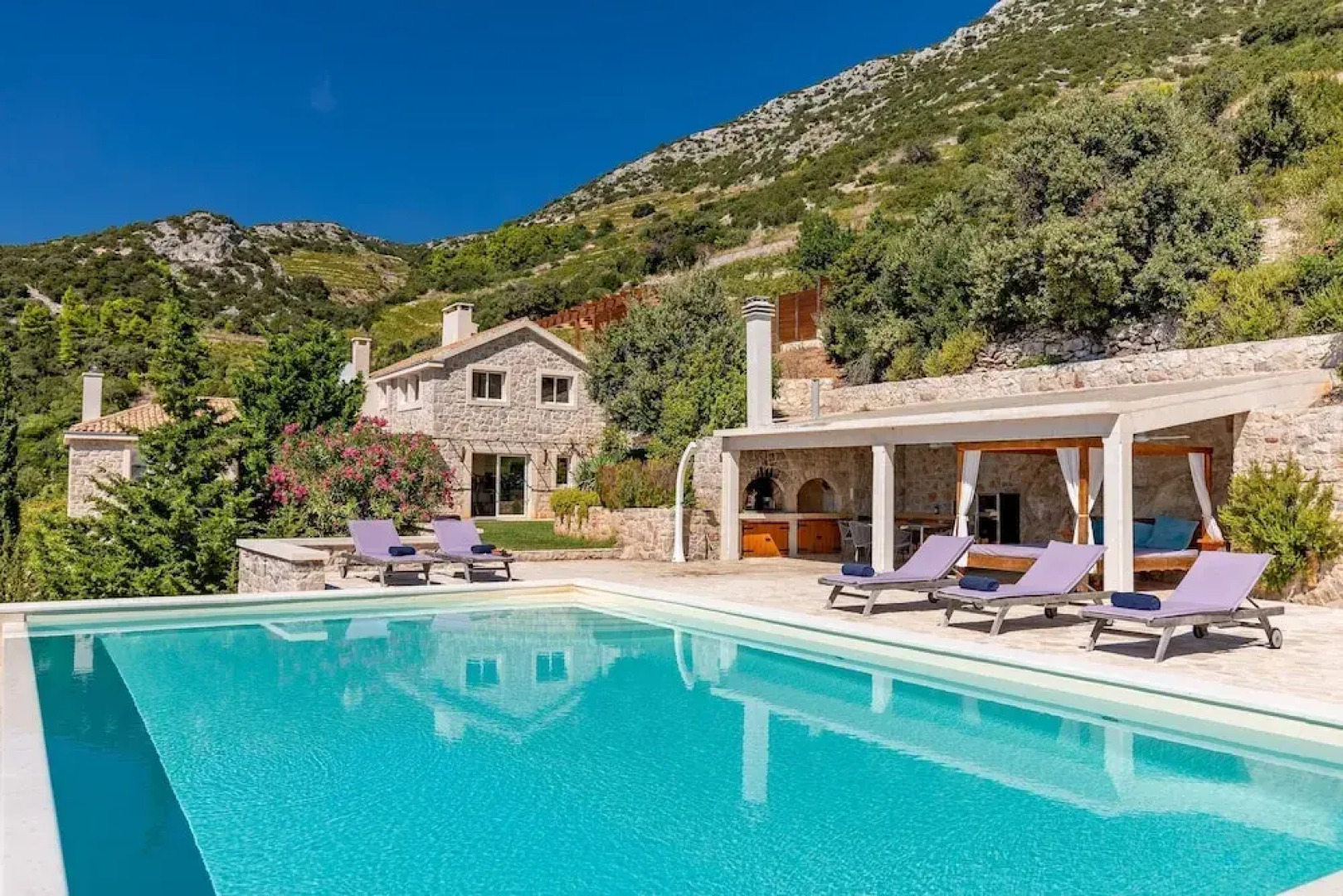 Stone Houses Dingač
