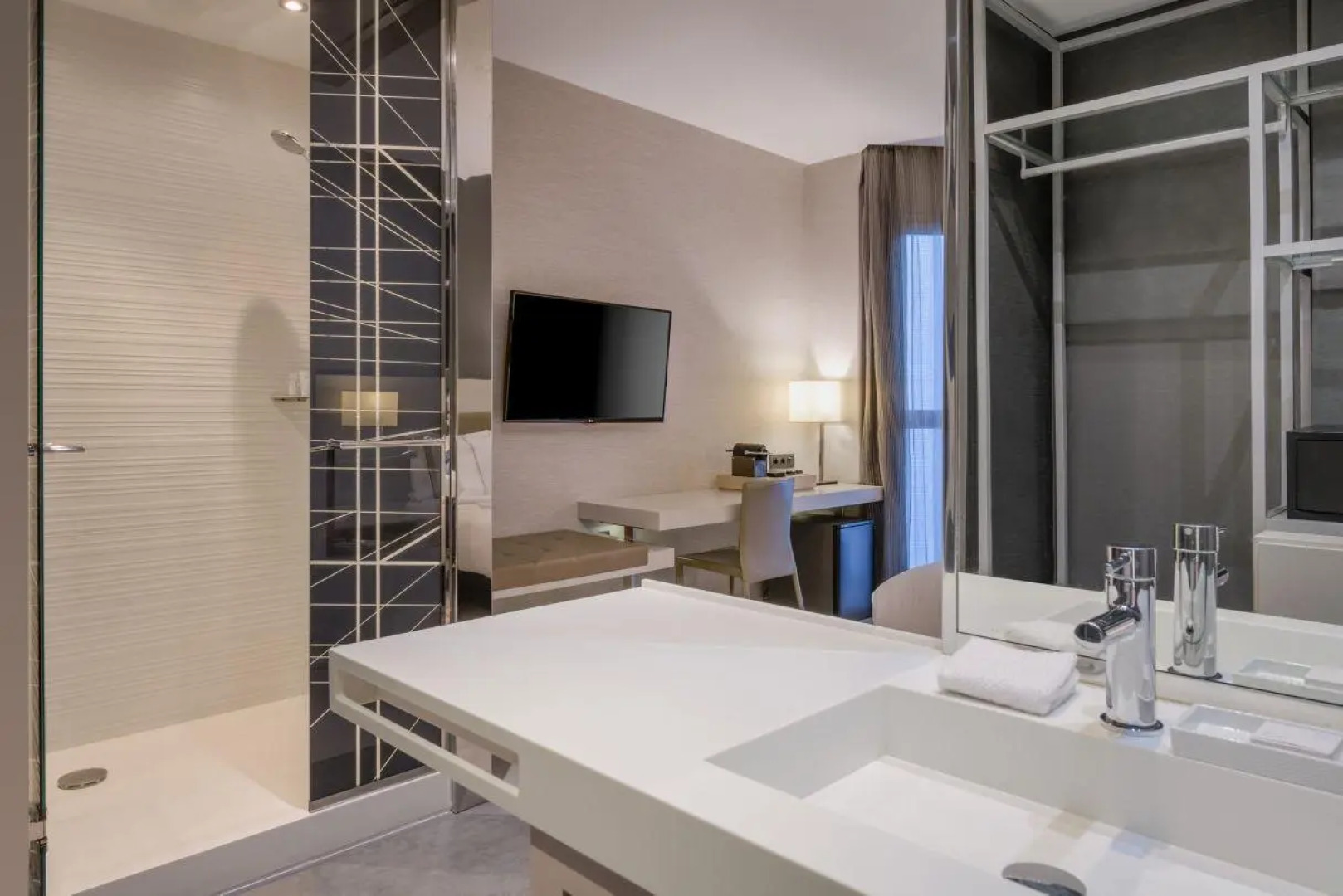 Отель SH Colon Valencia