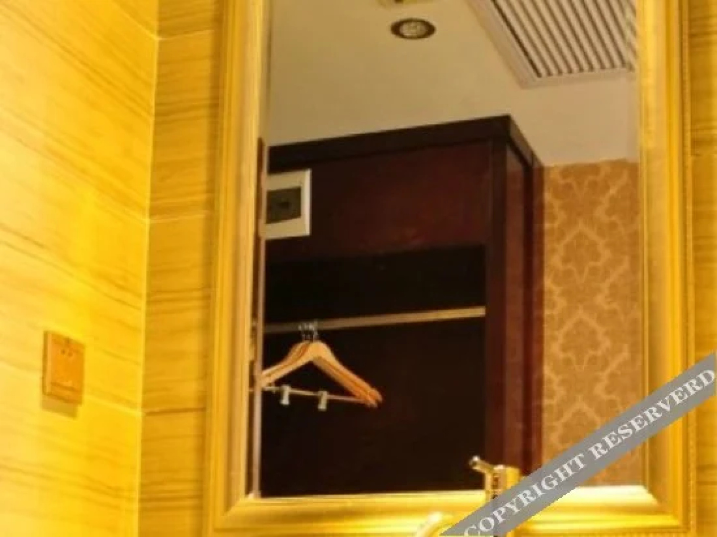 V9 Holiday Chain Hotel (Yingcheng Hanyi)
