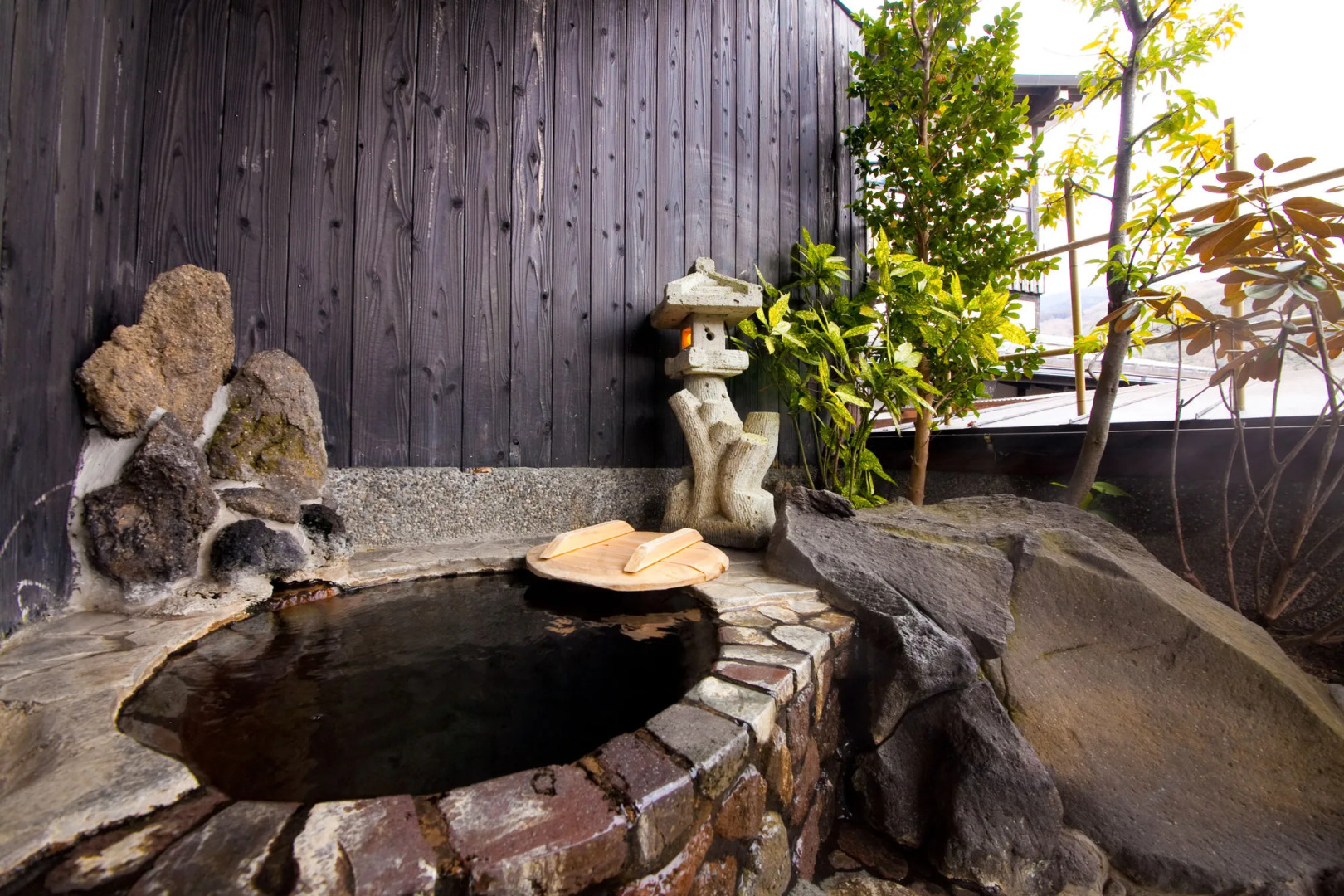 Yufuin Yawaraginosato Yadoya