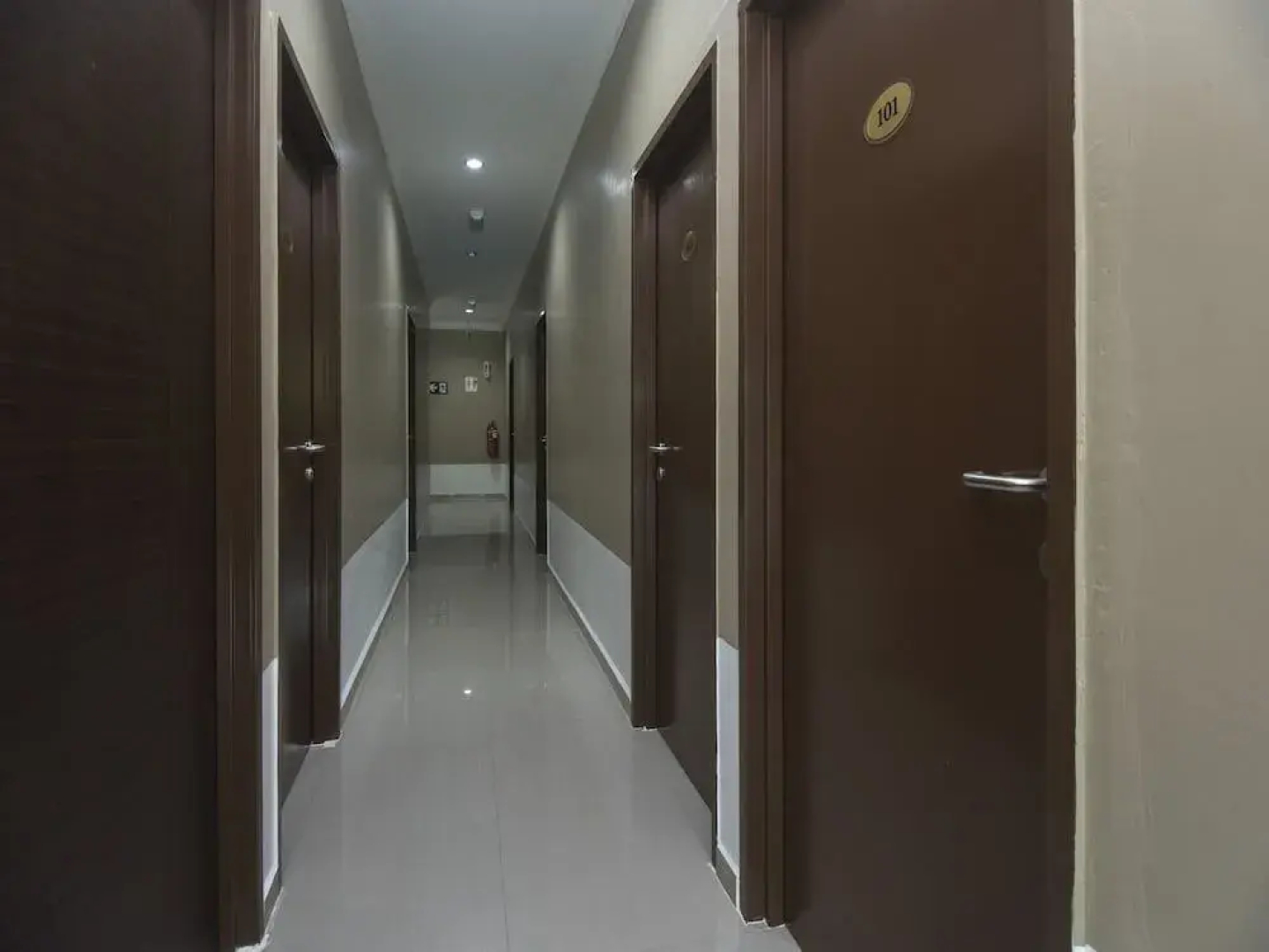 OYO 1180 Village View Motel