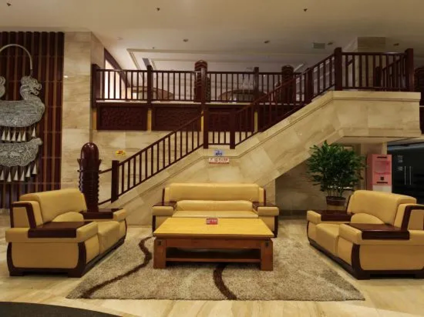 Golden Lusheng International Hotel