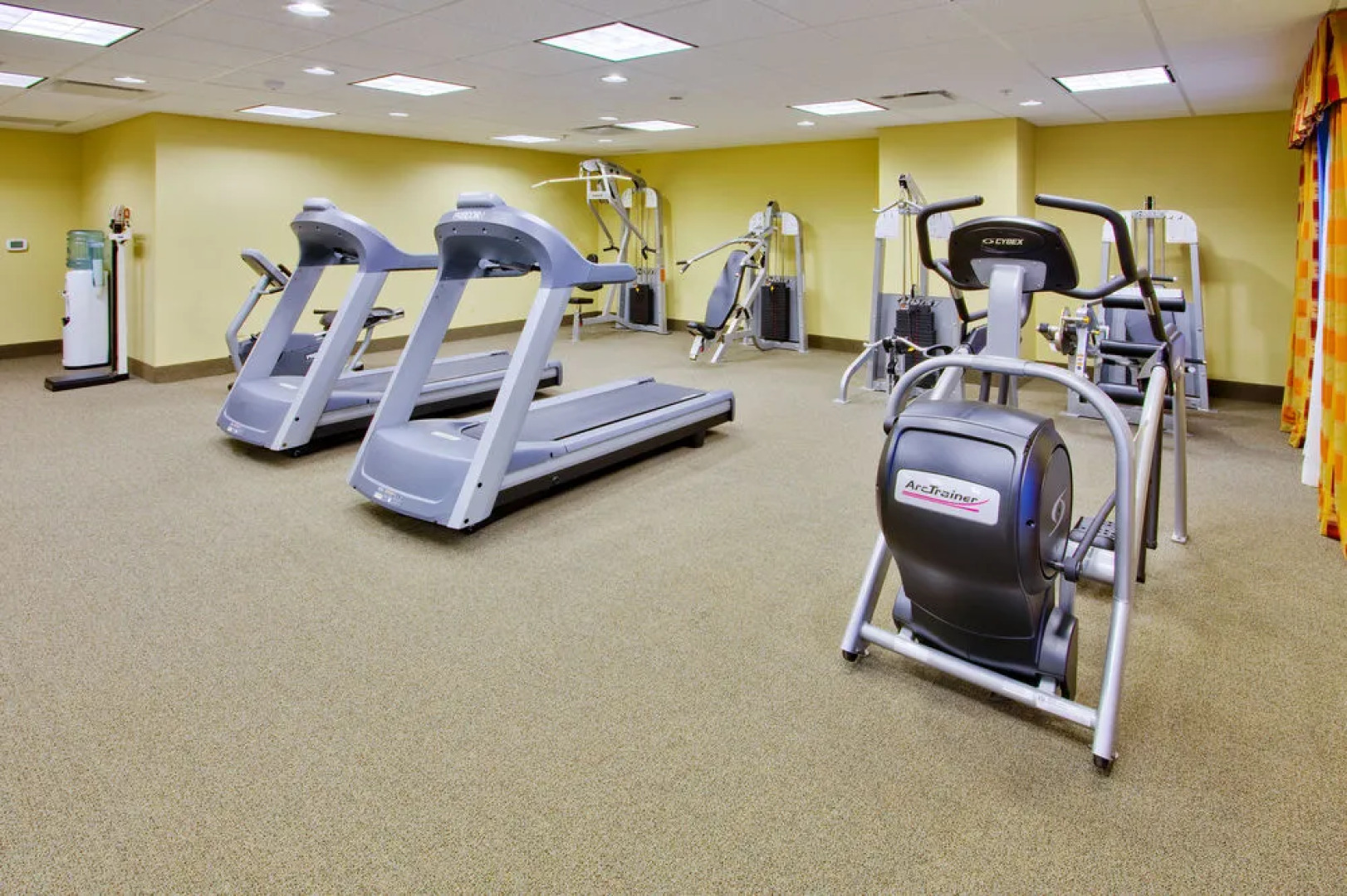 Holiday Inn Express & Suites Bethlehem Arpt-Allentown Area