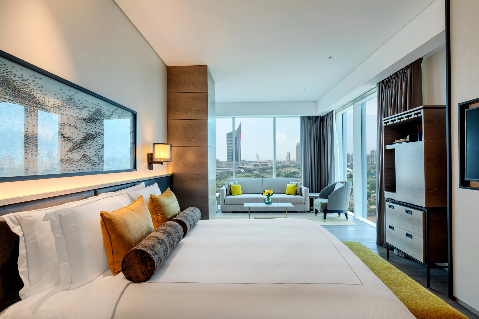 Отель Taj Jumeirah Lakes Towers