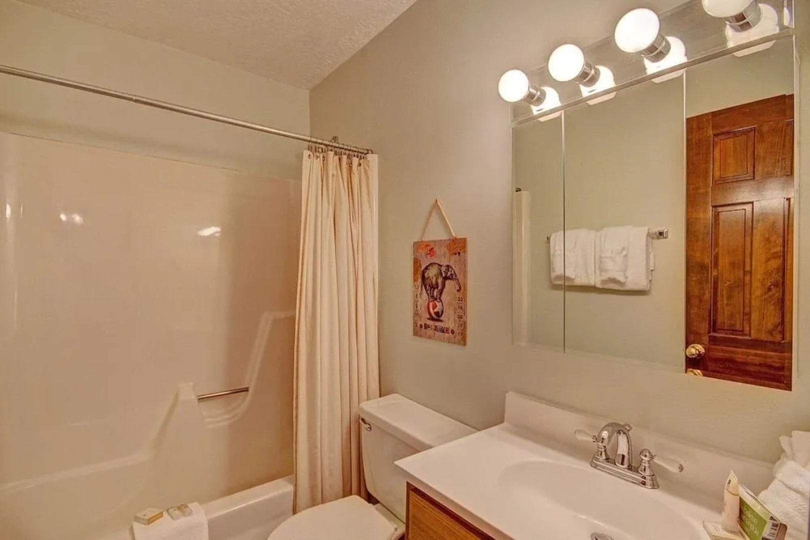 Trappeur 3 2 Br condo by RedAwning