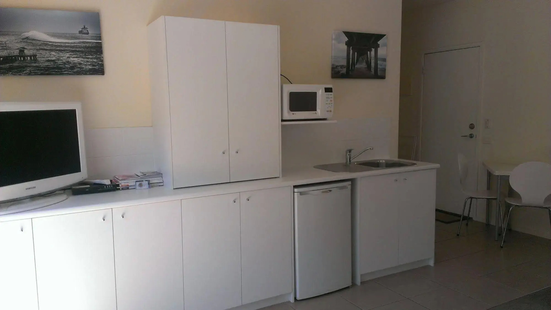 Springtide Studio Apartments