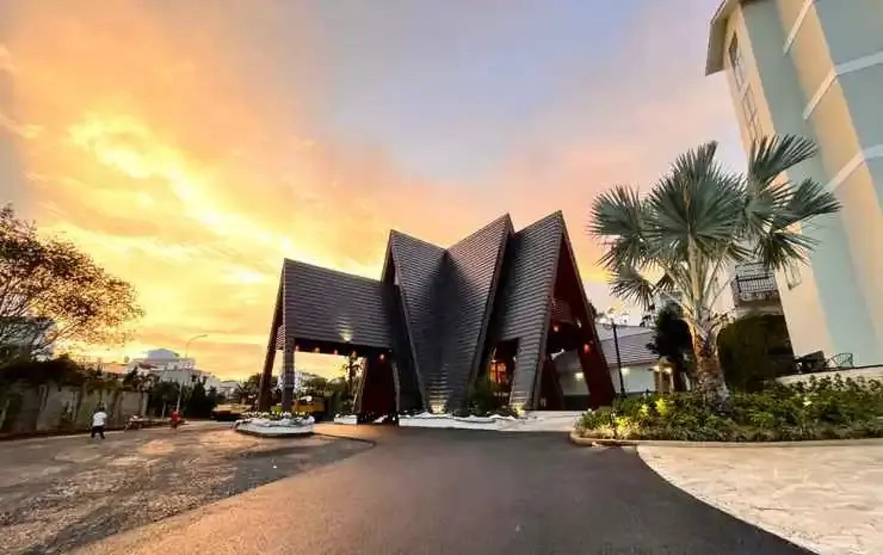 Sunflower Hotel & Resort