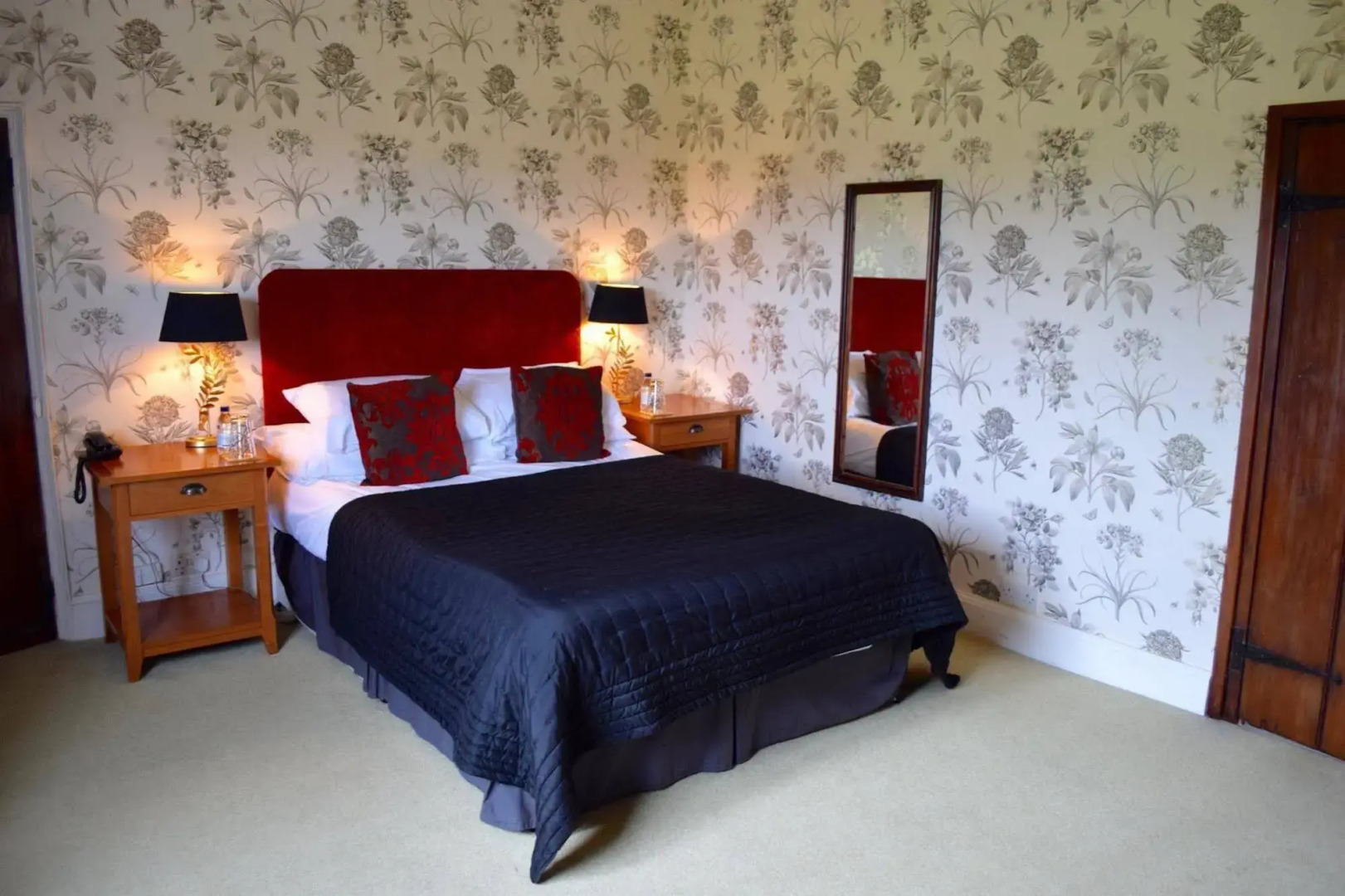 At the Farmhouse Hunters Hall