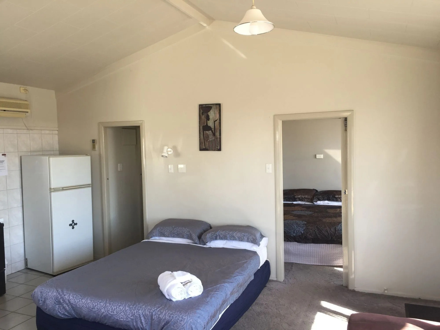 Jack & Di's Lakefront Motel